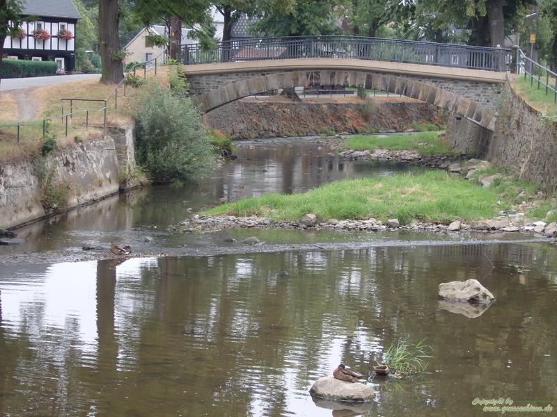 Niedrigwasser an Mandau und Lausur im August 2015